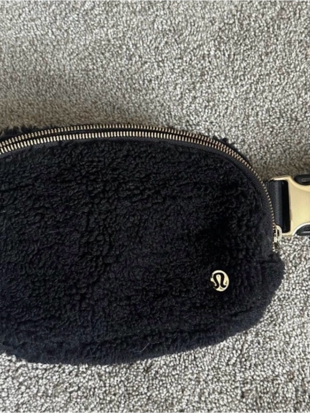 lululemon athletica Black Sherpa Crossbody Belt Bag